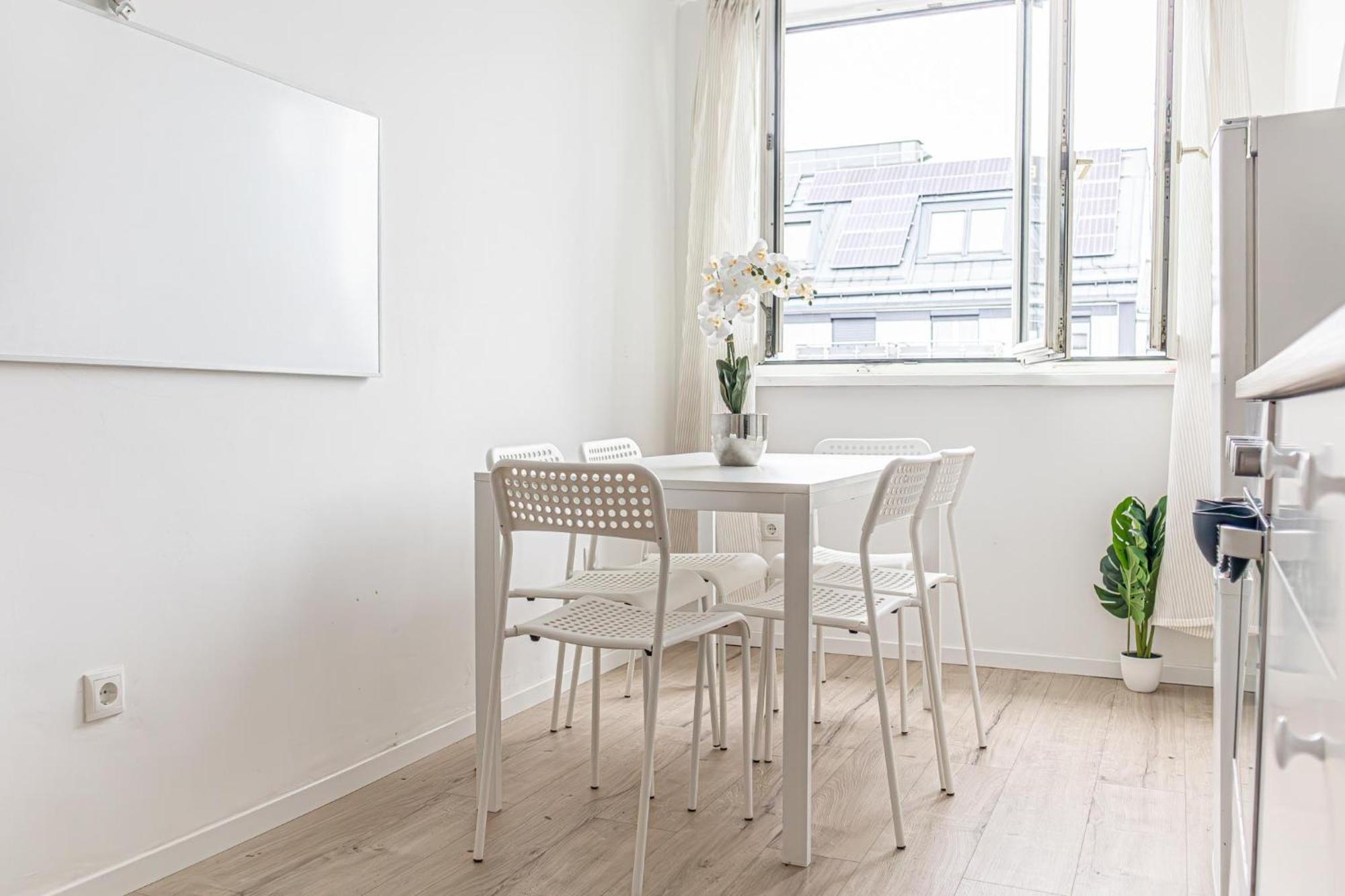 Convenient 2Br Apt. Near U6 Station Am Schoepfwerk Wien Exterior foto